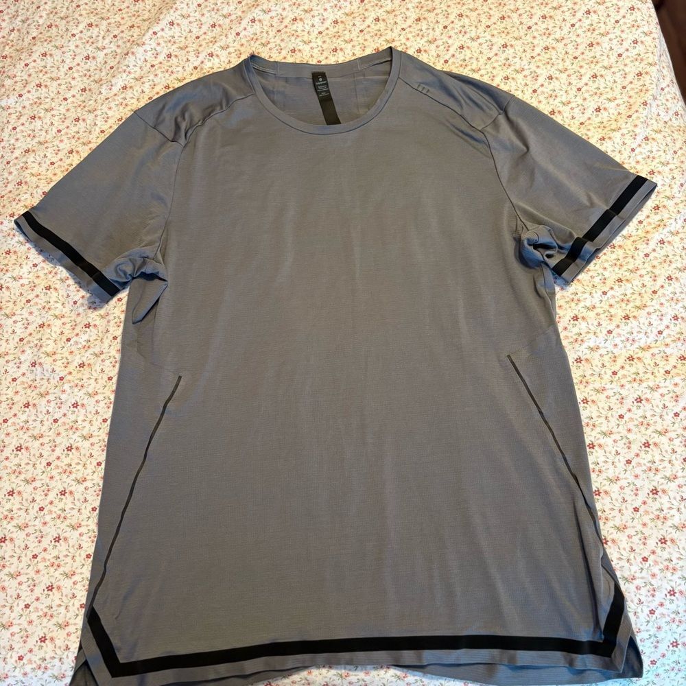 LULULEMON Men's Gray Fast and Free SS BOLD LINES